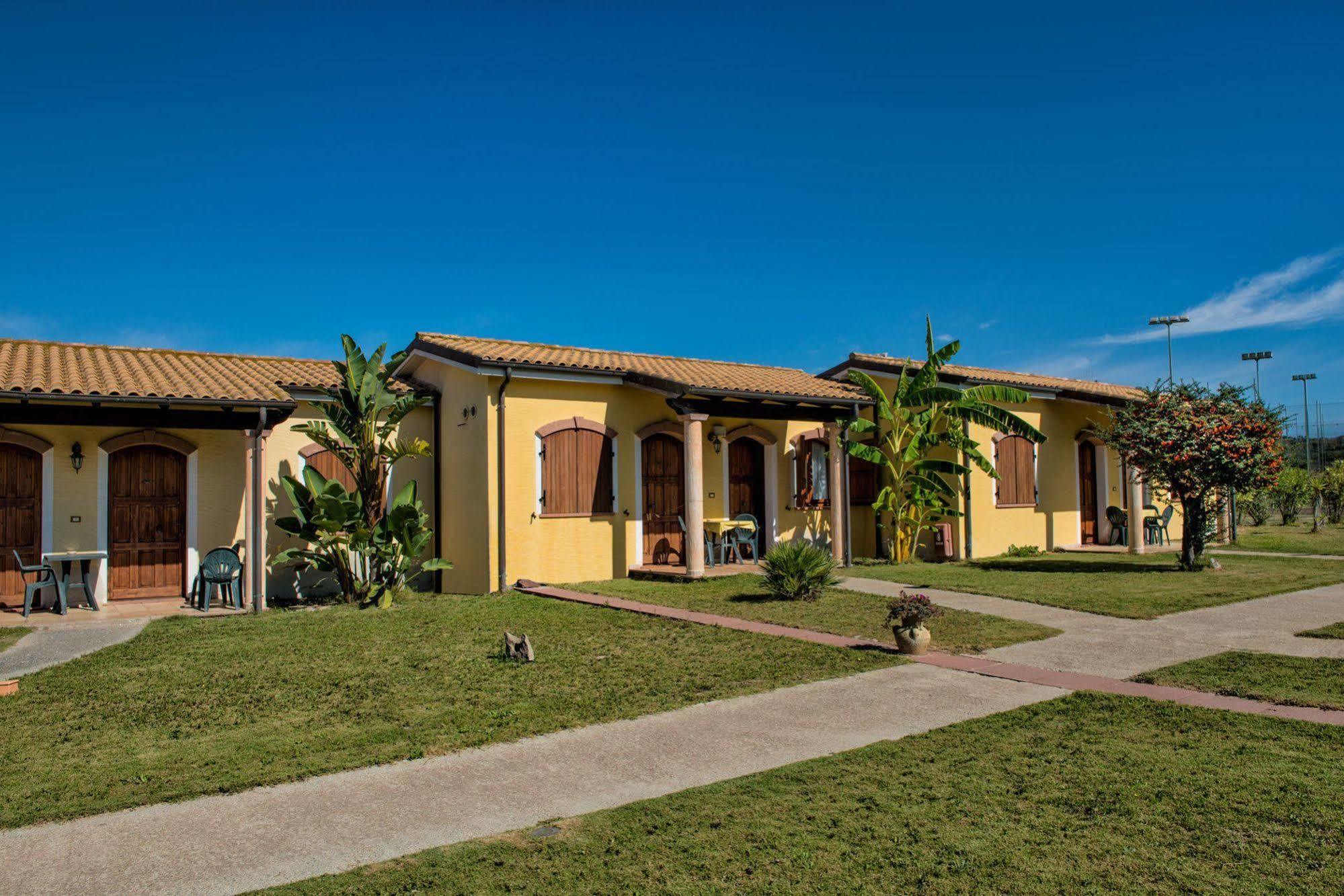 San Giovanni Suèrgiu Hotel Perda Rubia מראה חיצוני תמונה