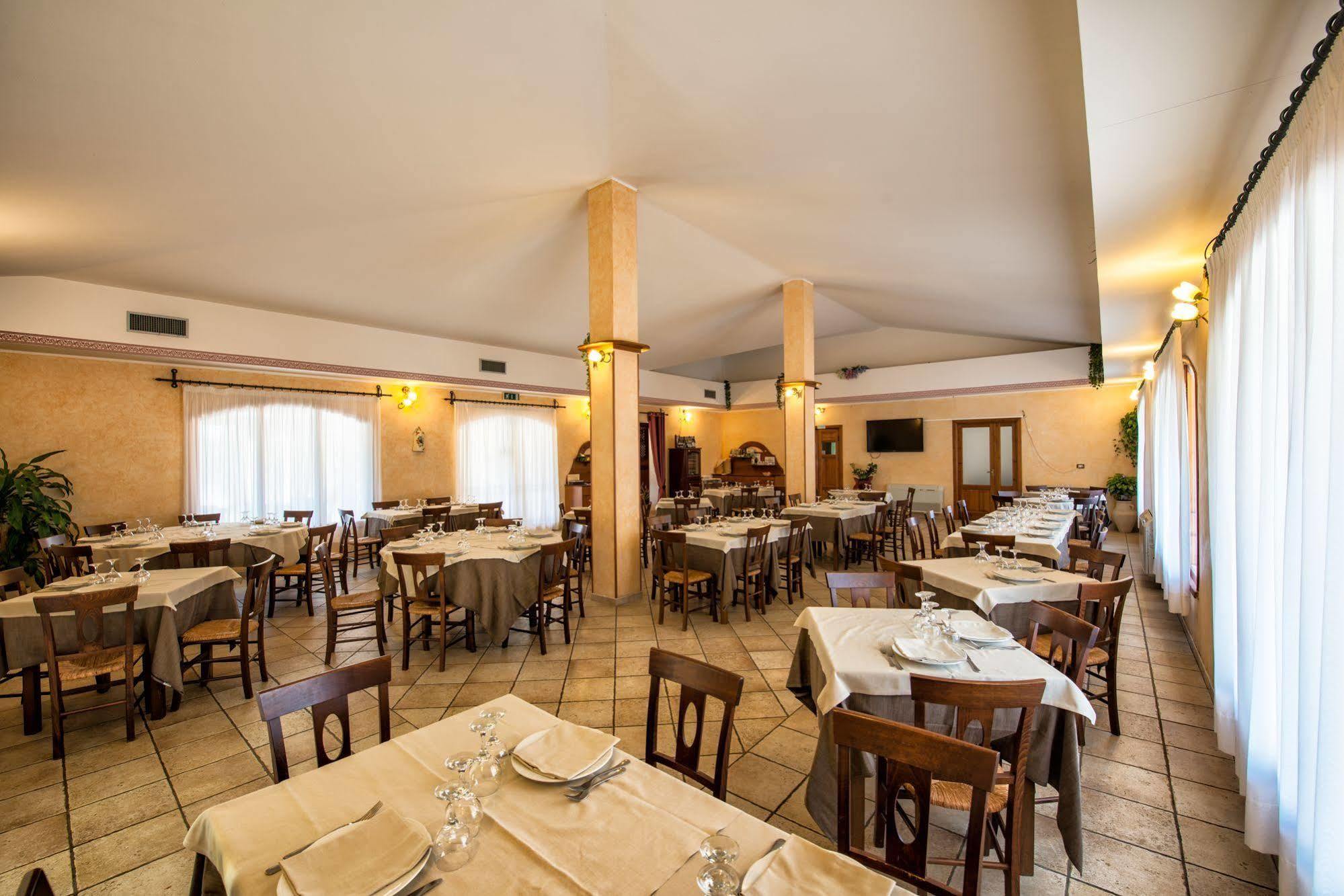 San Giovanni Suèrgiu Hotel Perda Rubia מראה חיצוני תמונה